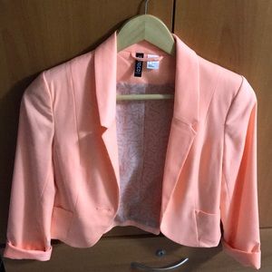 HM size 2 cropped blazer in mint condition